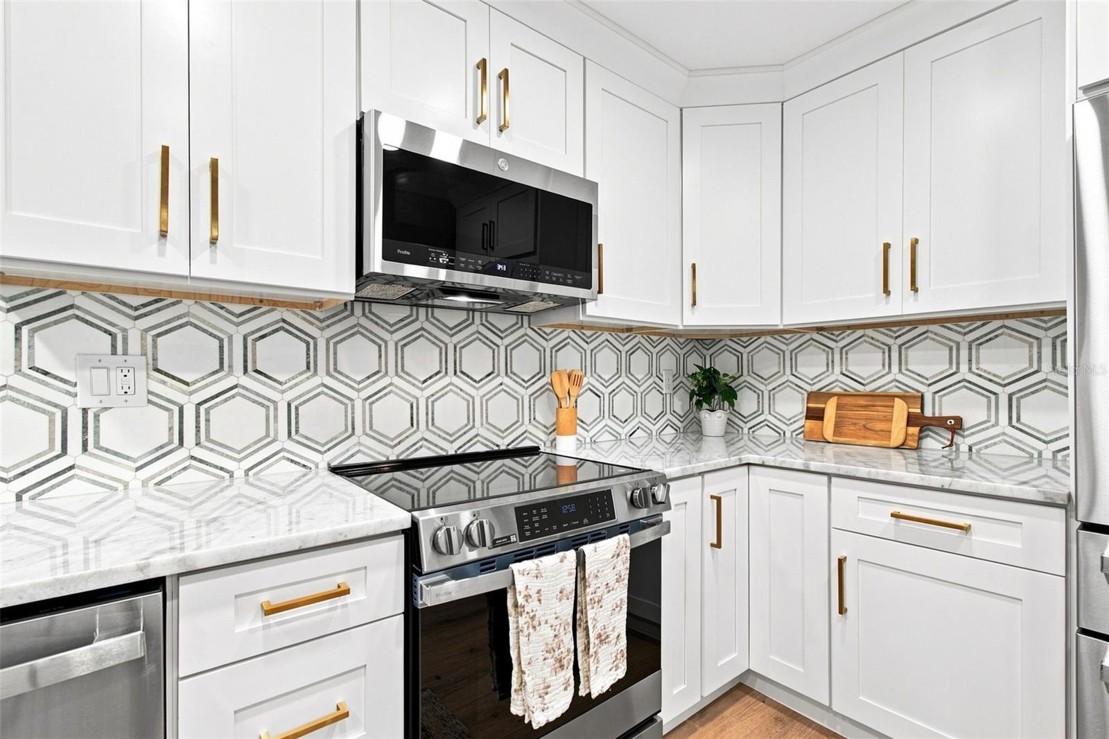 3126 EDGEMOOR DR — photo 11