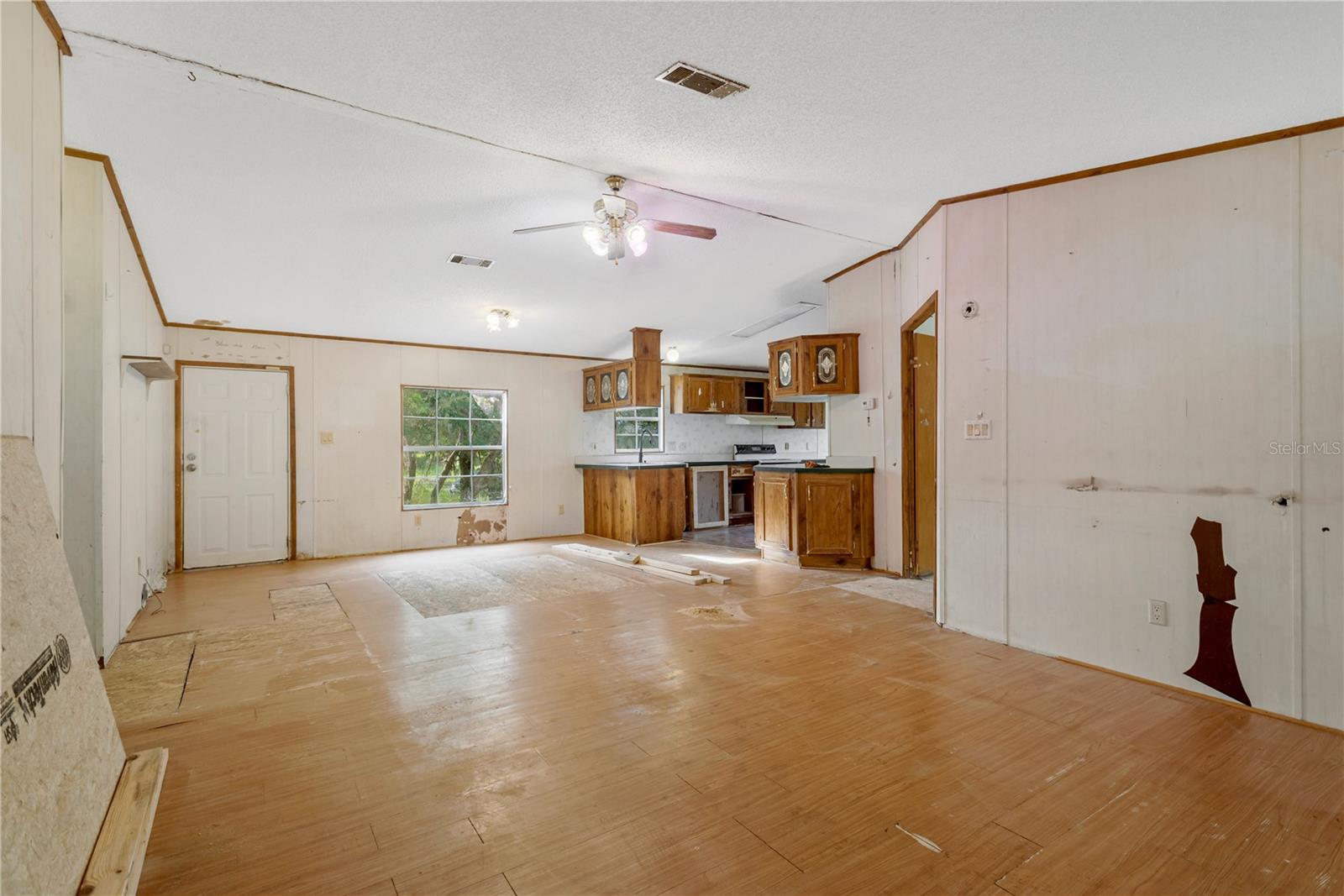 11620 E BAY RD — photo 4