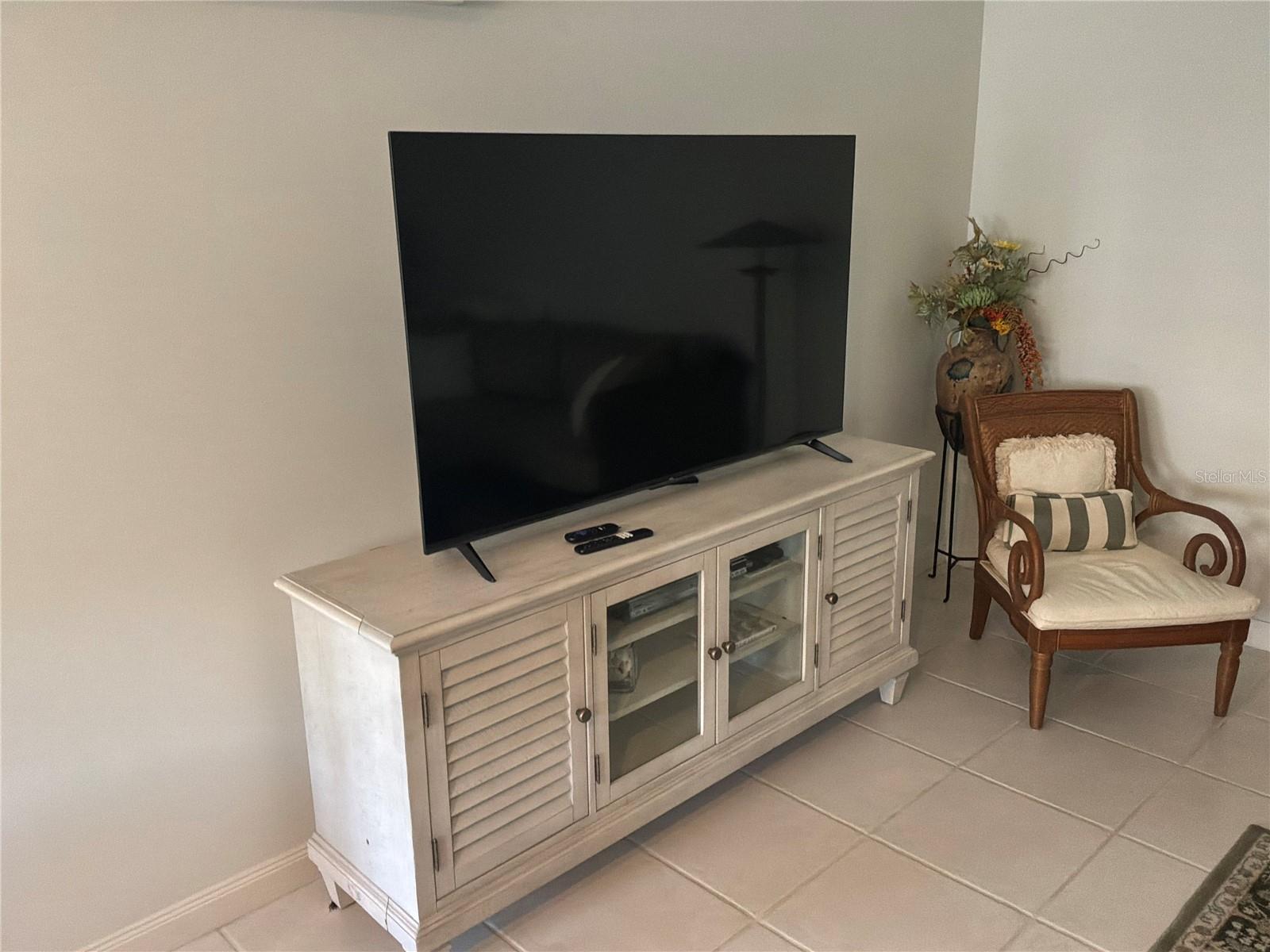7562 QUINTO DR — photo 17
