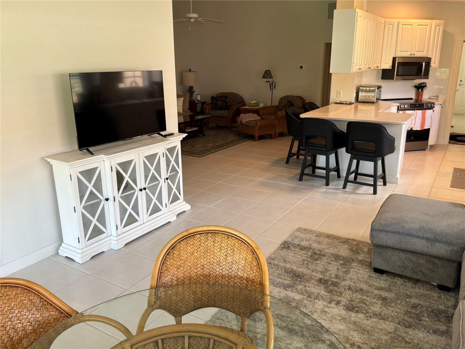 7562 QUINTO DR — photo 9