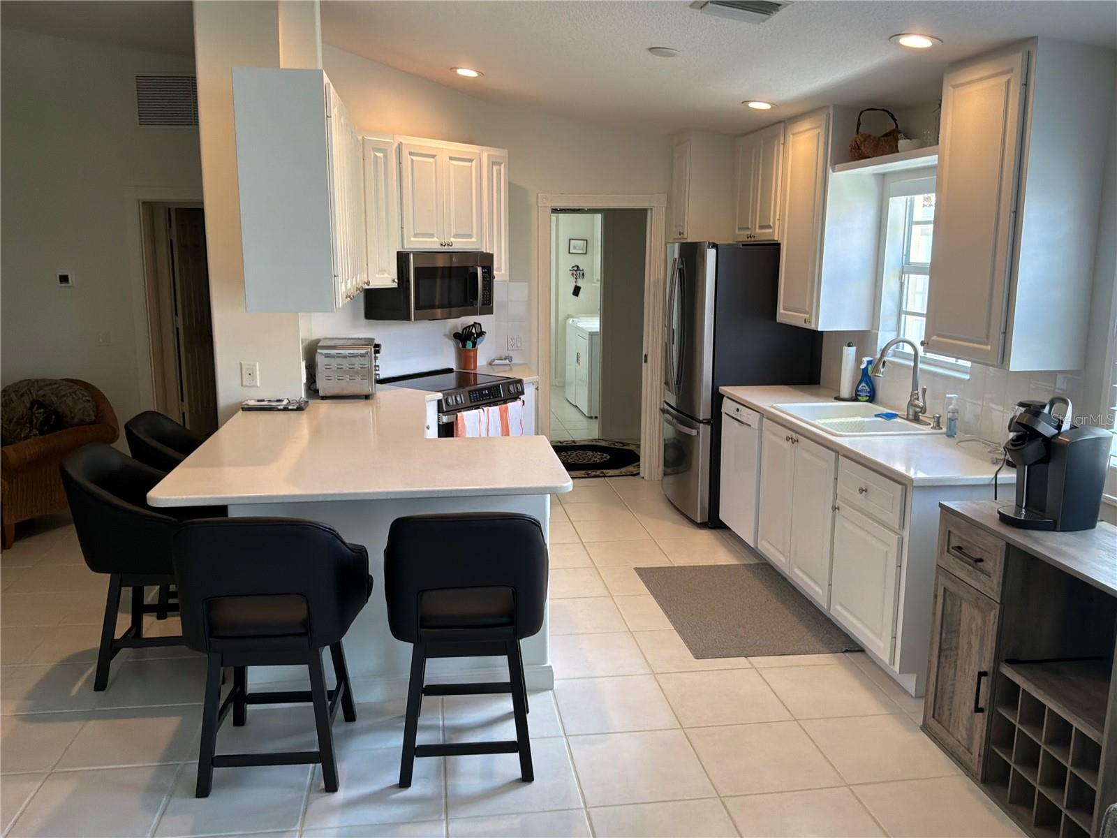 7562 QUINTO DR — photo 6