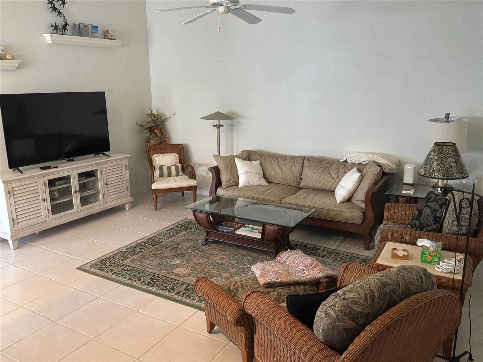 7562 QUINTO DR — photo 4
