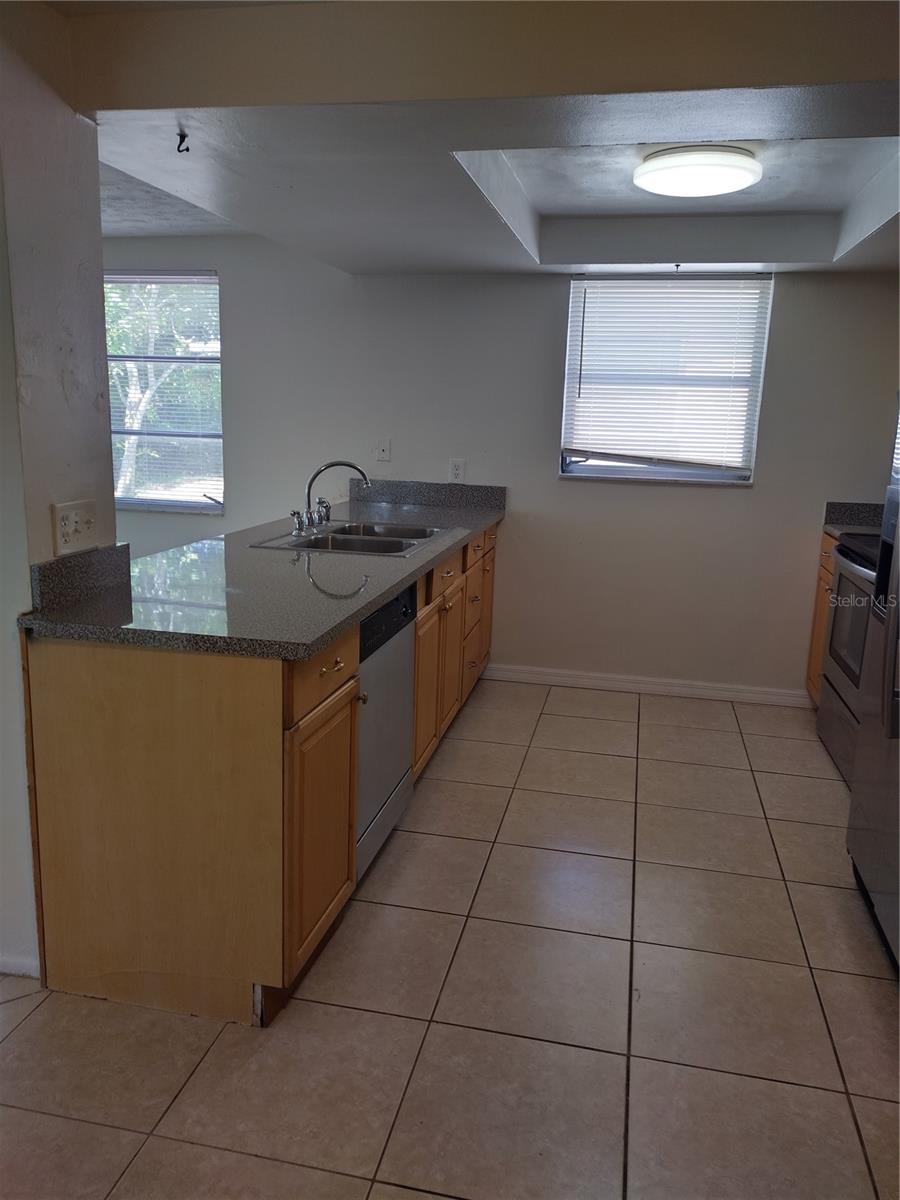 5620 ANDREA DR — photo 5