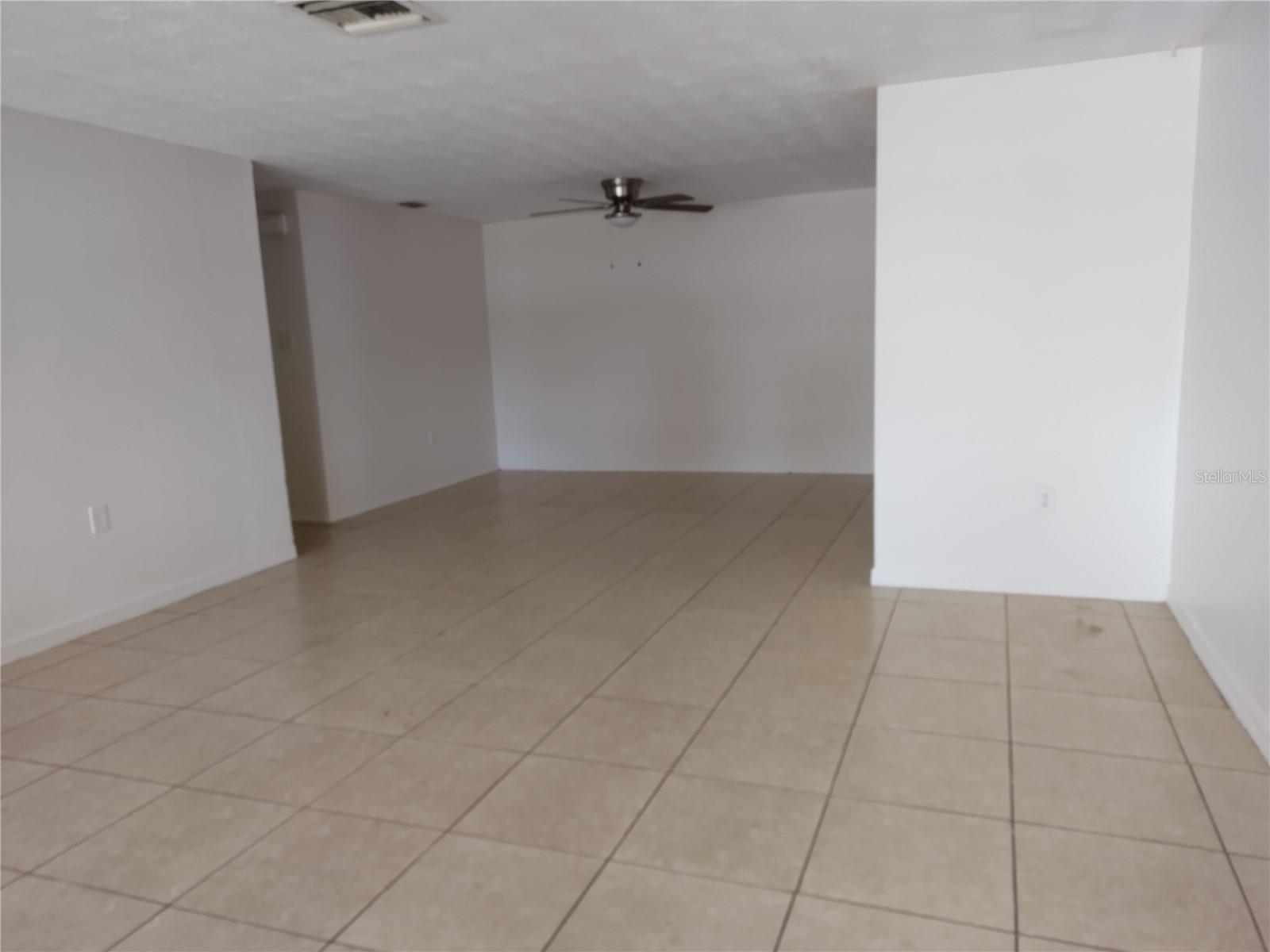 5620 ANDREA DR — photo 9