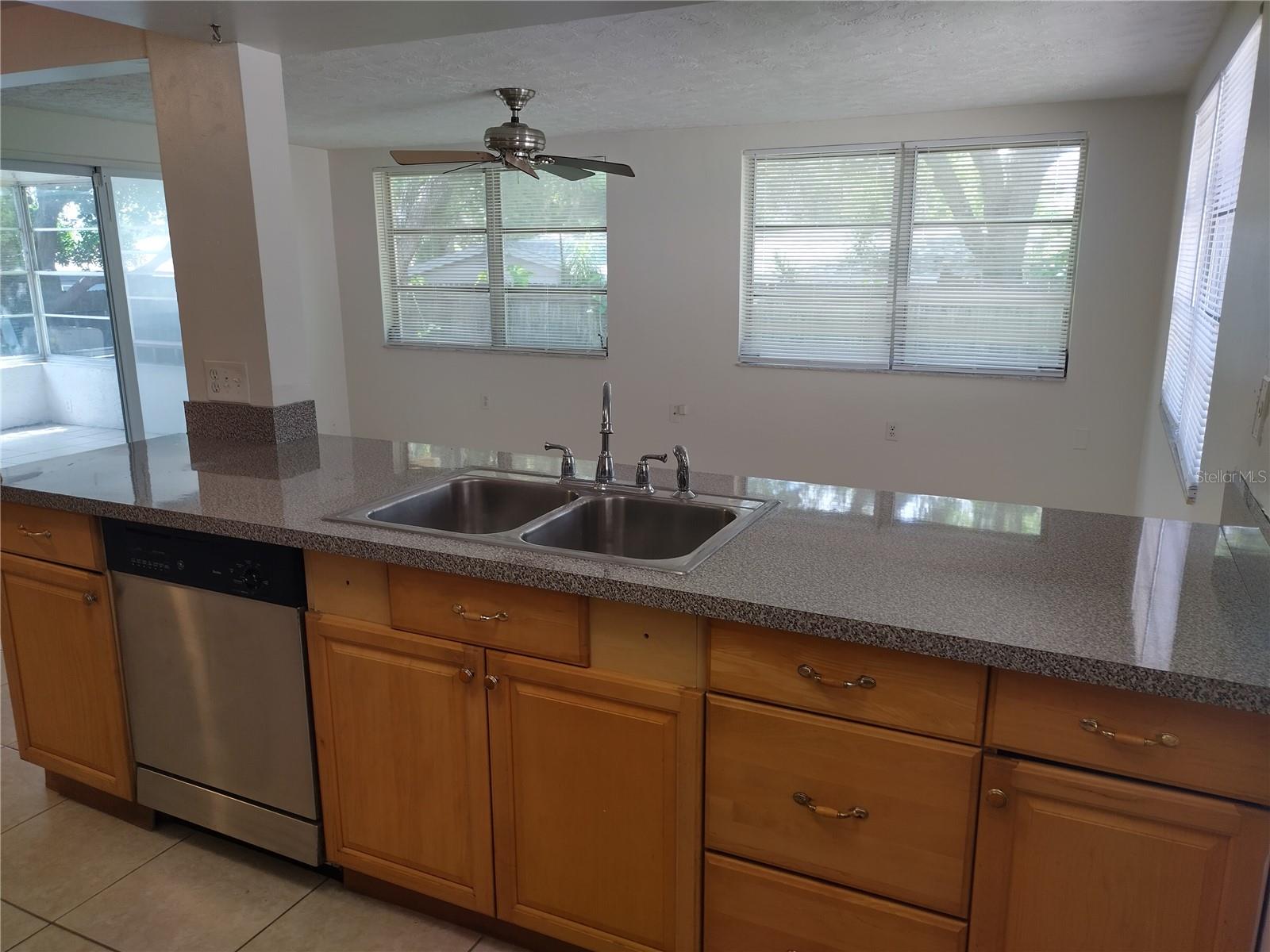 5620 ANDREA DR — photo 6