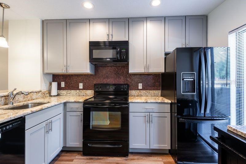 819 OAK PARK PL — photo 6
