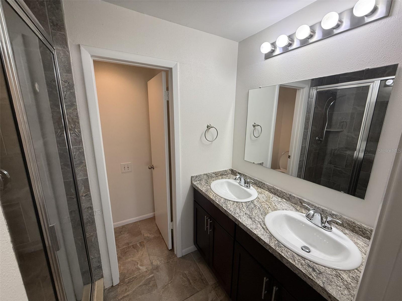 819 OAK PARK PL — photo 31