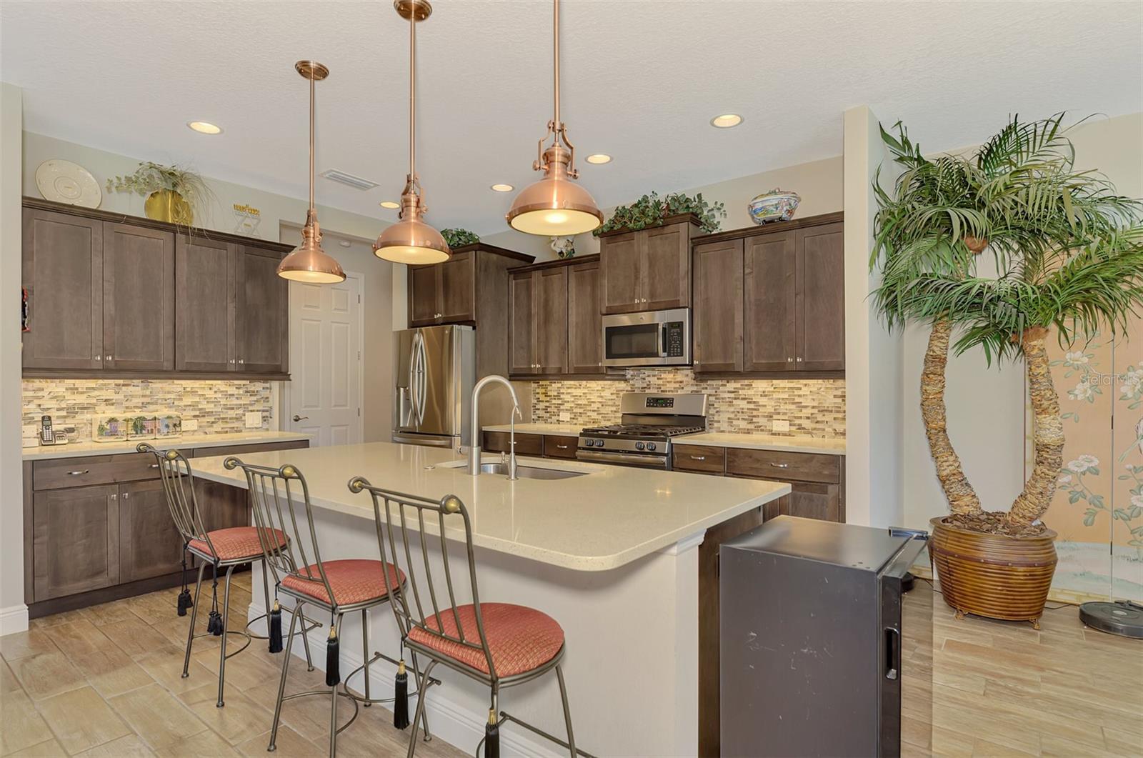 708 ROSEMARY CIR — photo 13