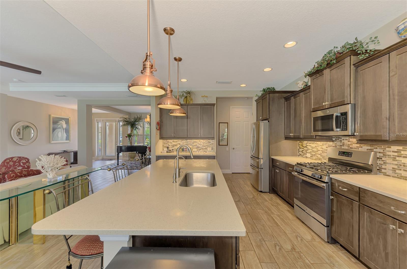 708 ROSEMARY CIR — photo 14