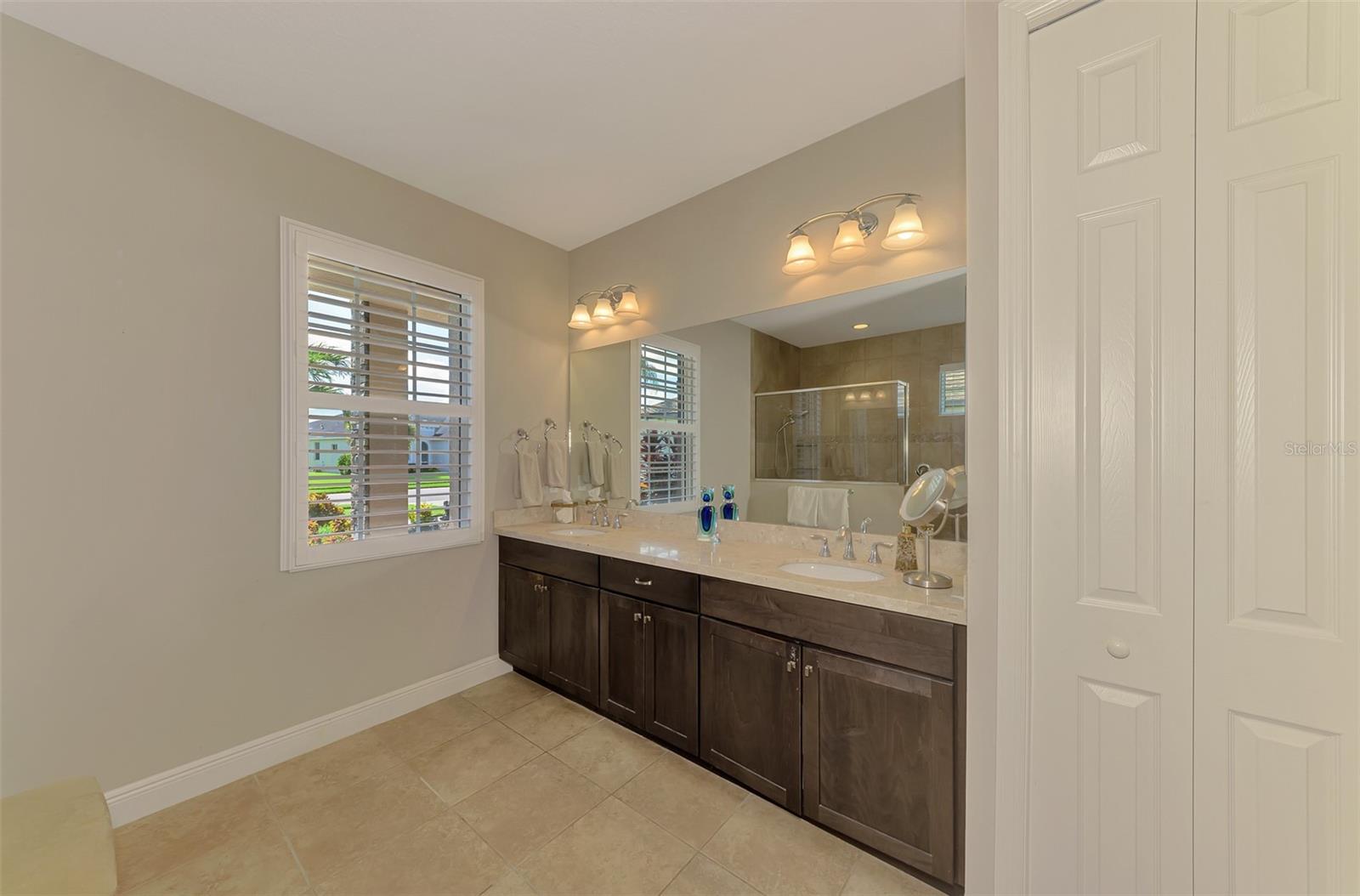 708 ROSEMARY CIR — photo 37