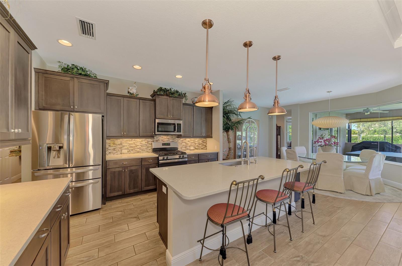 708 ROSEMARY CIR — photo 10