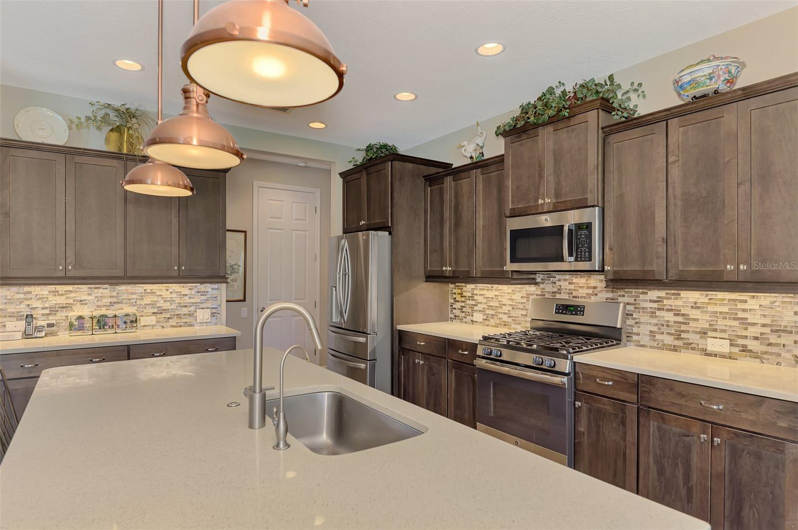 708 ROSEMARY CIR — photo 12