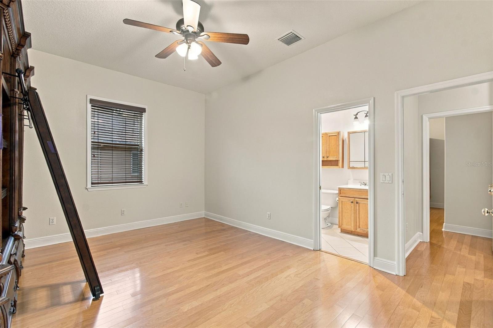 816 CITRUS WOOD LN — photo 35