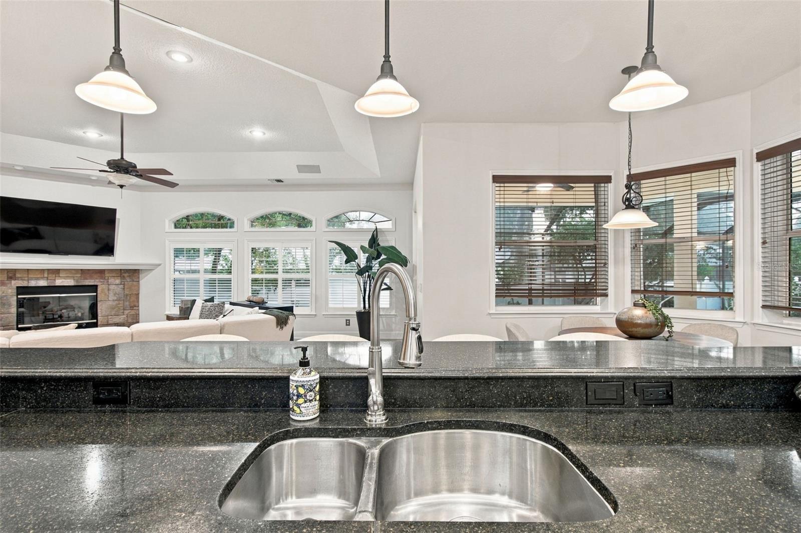816 CITRUS WOOD LN — photo 23