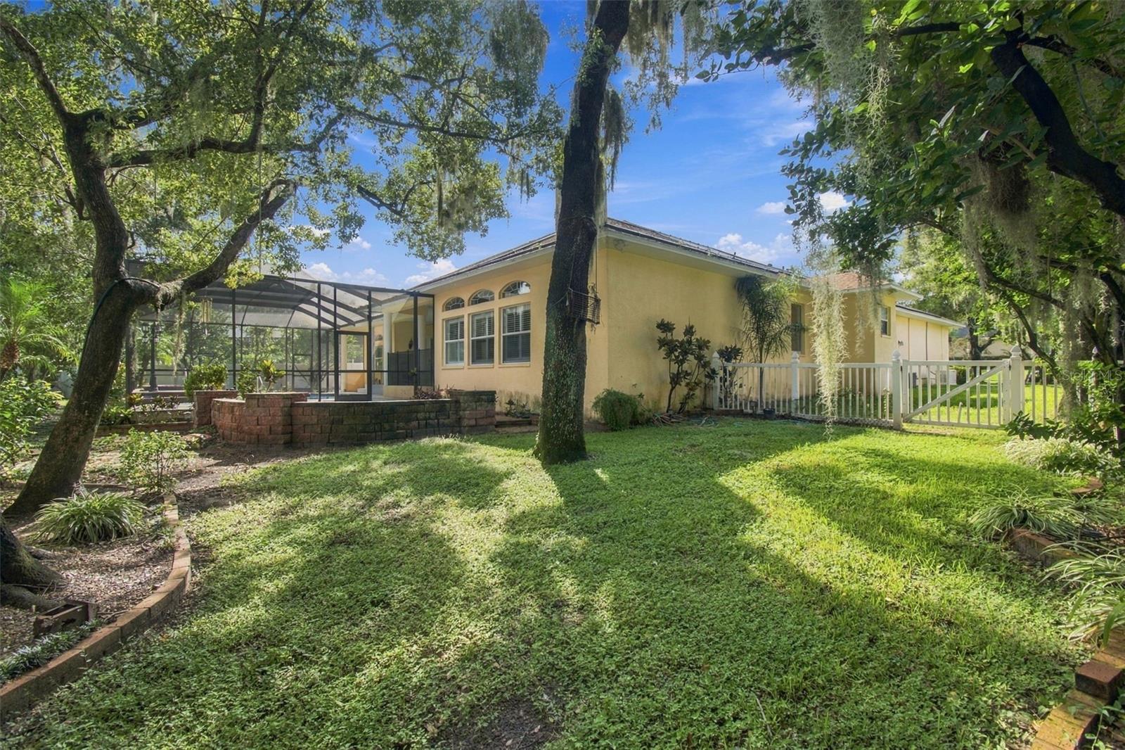 816 CITRUS WOOD LN — photo 89