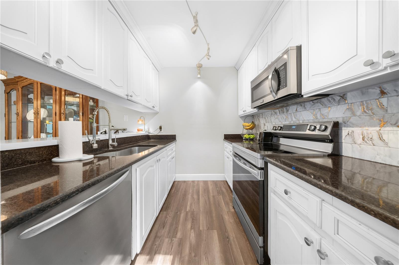 680 1ST CT — photo 6