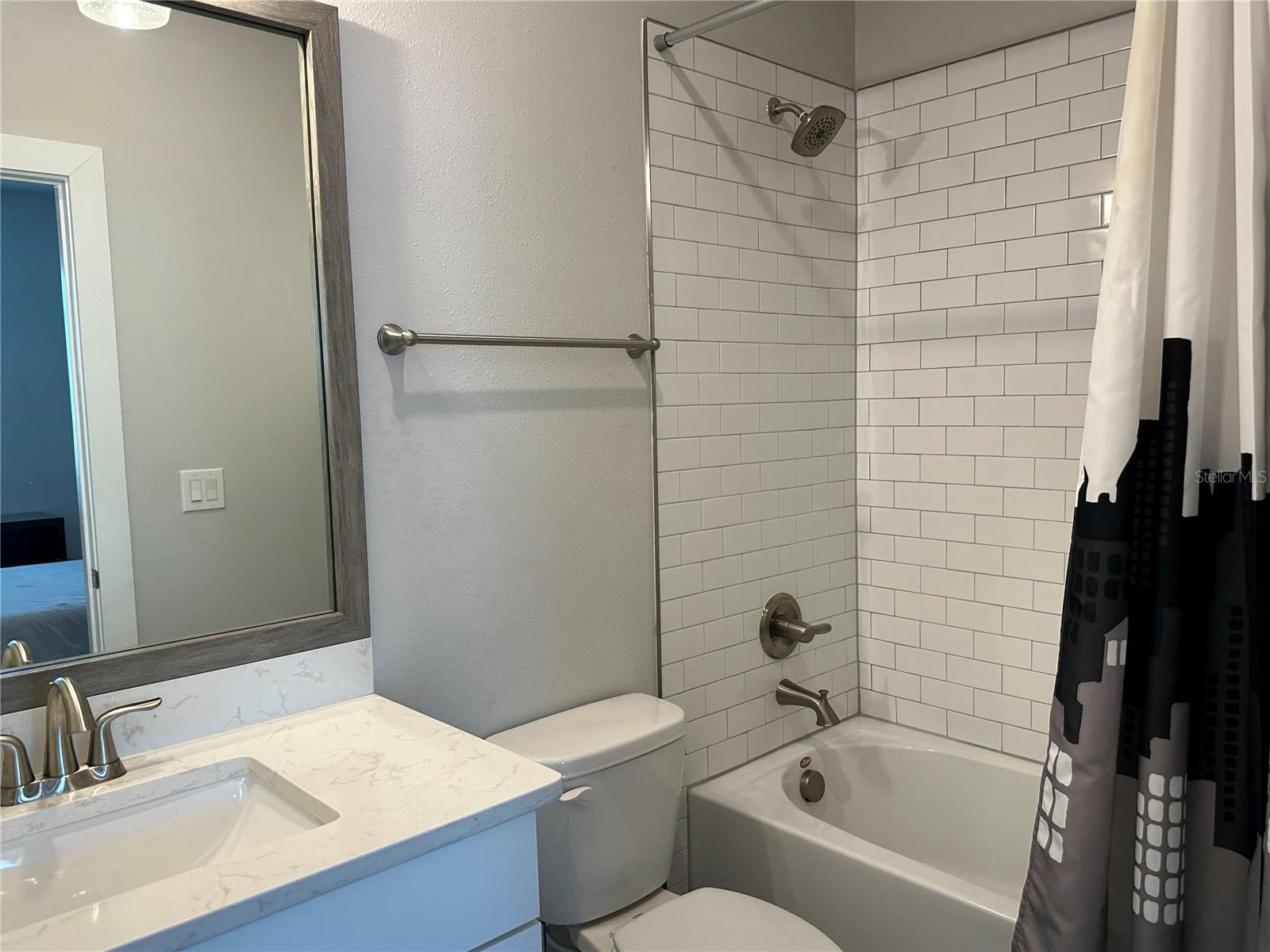 2328 LINDSTROM ST — photo 4