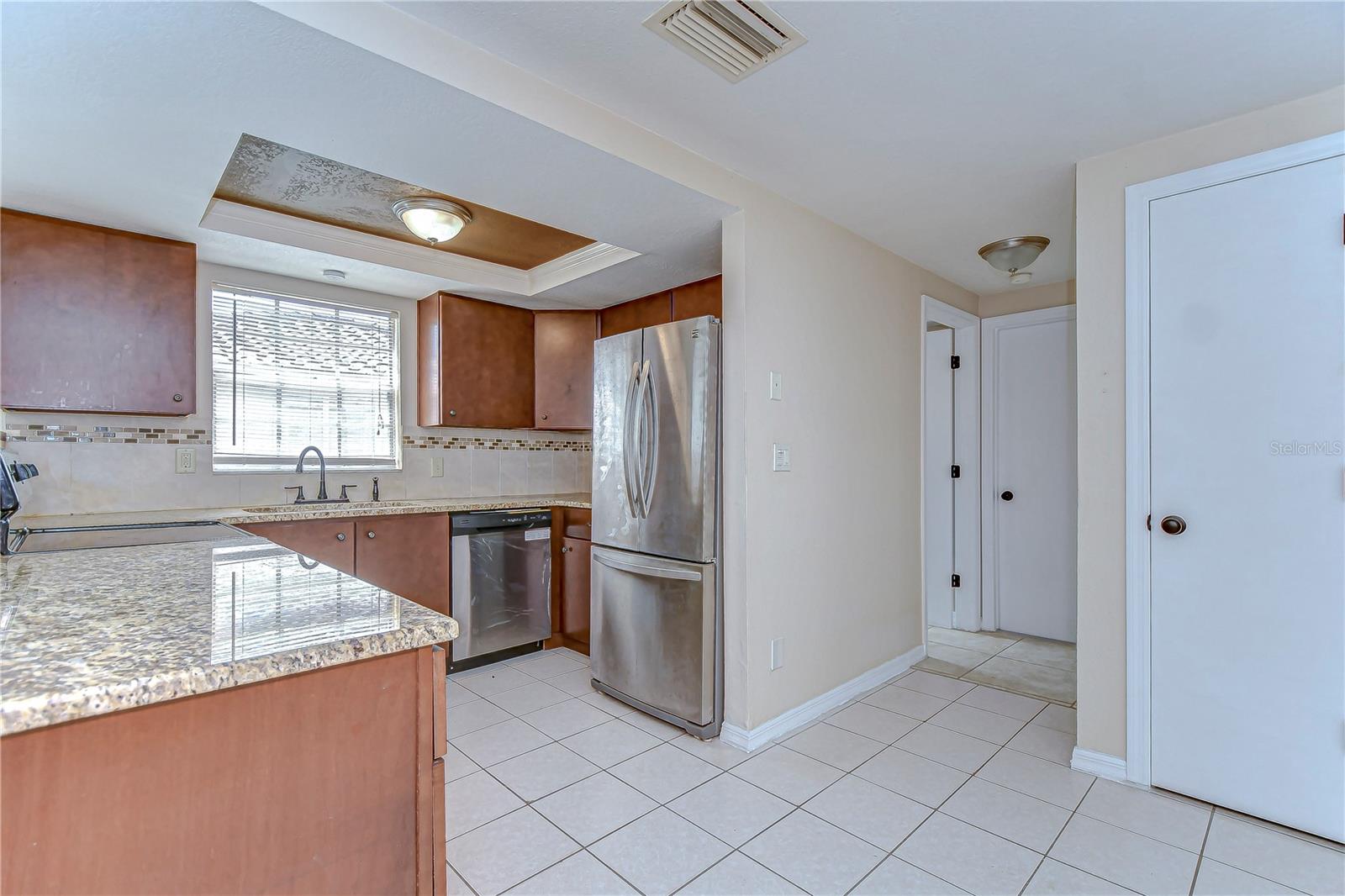 9826 ISLAND HARBOR DR — photo 34