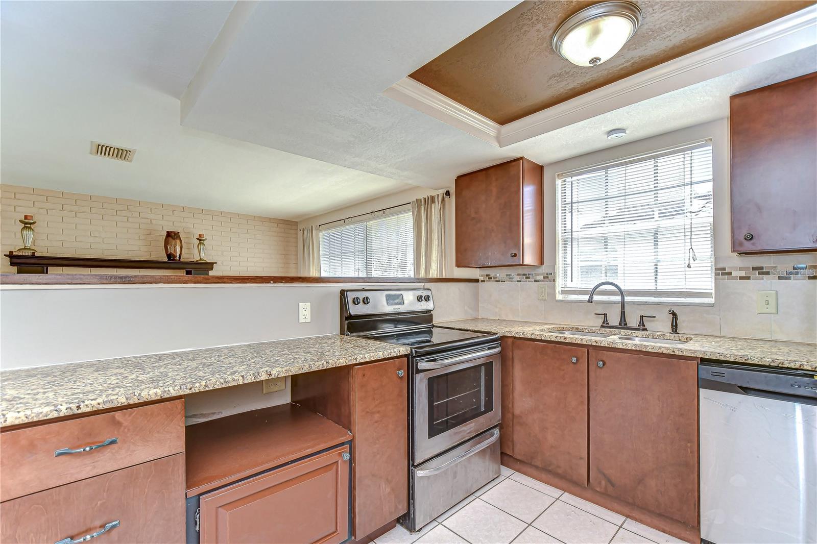 9826 ISLAND HARBOR DR — photo 36