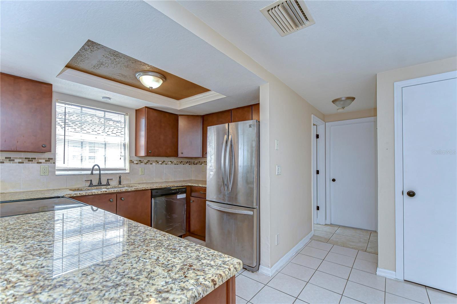 9826 ISLAND HARBOR DR — photo 38