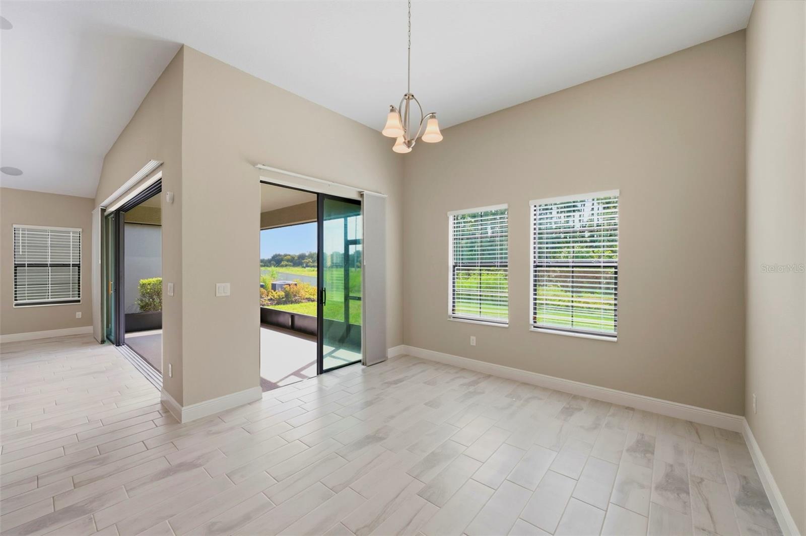 14519 WOODLAND SPUR DR — photo 31