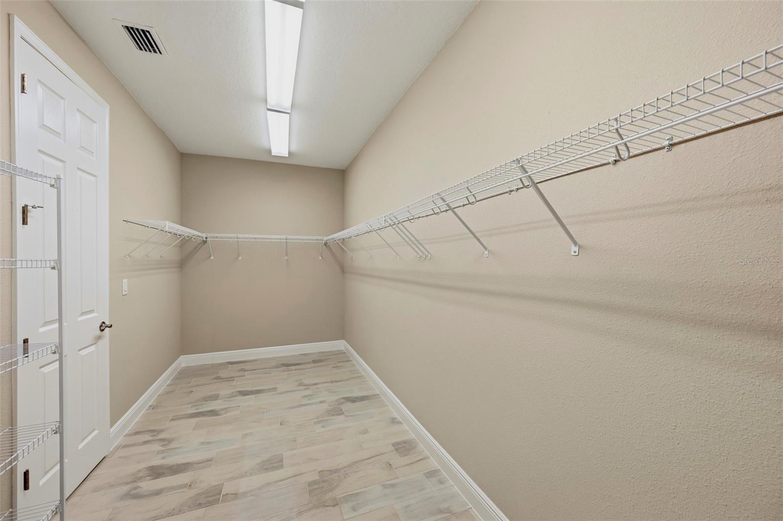14519 WOODLAND SPUR DR — photo 36