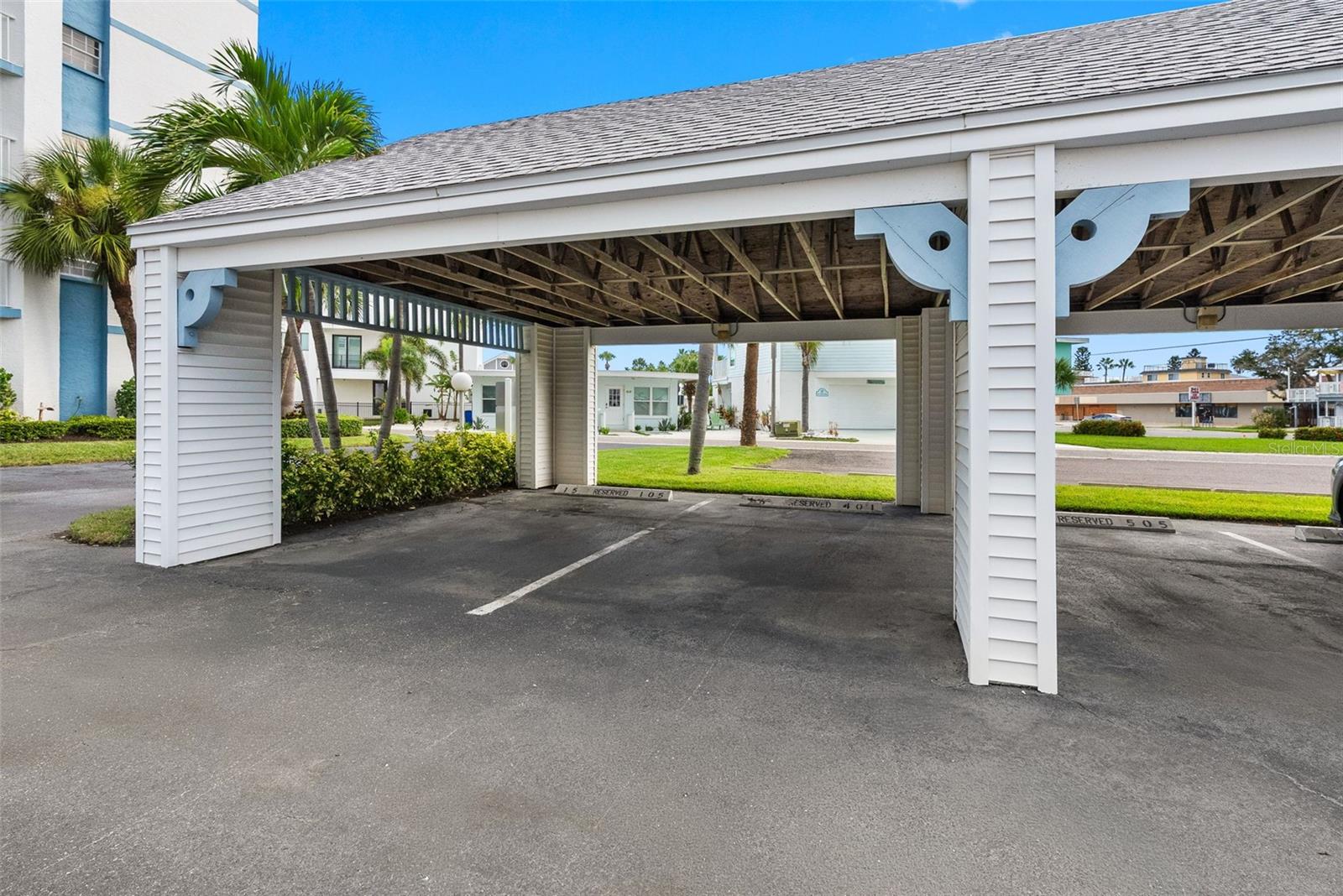 17980 GULF BLVD #401 — photo 32