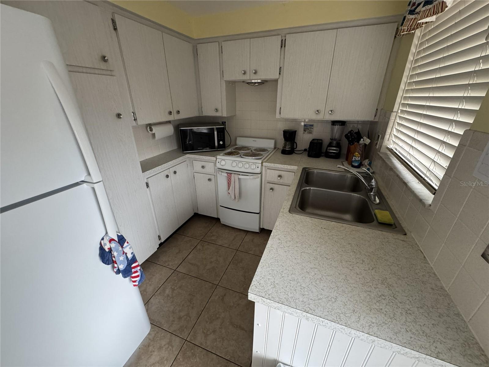 40 W COWLES ST #B — photo 3