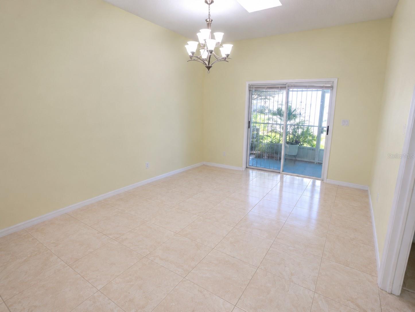 12537 HOLLYBROOK LN — photo 8