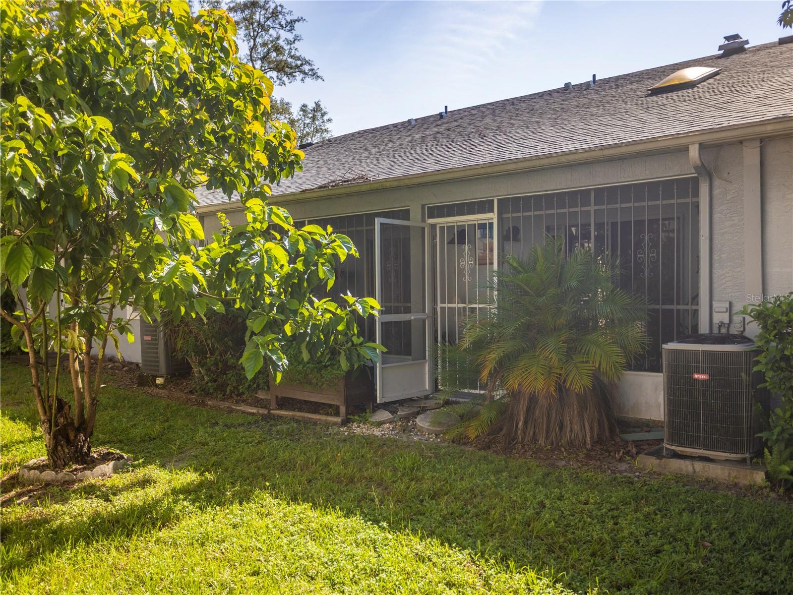12537 HOLLYBROOK LN — photo 20