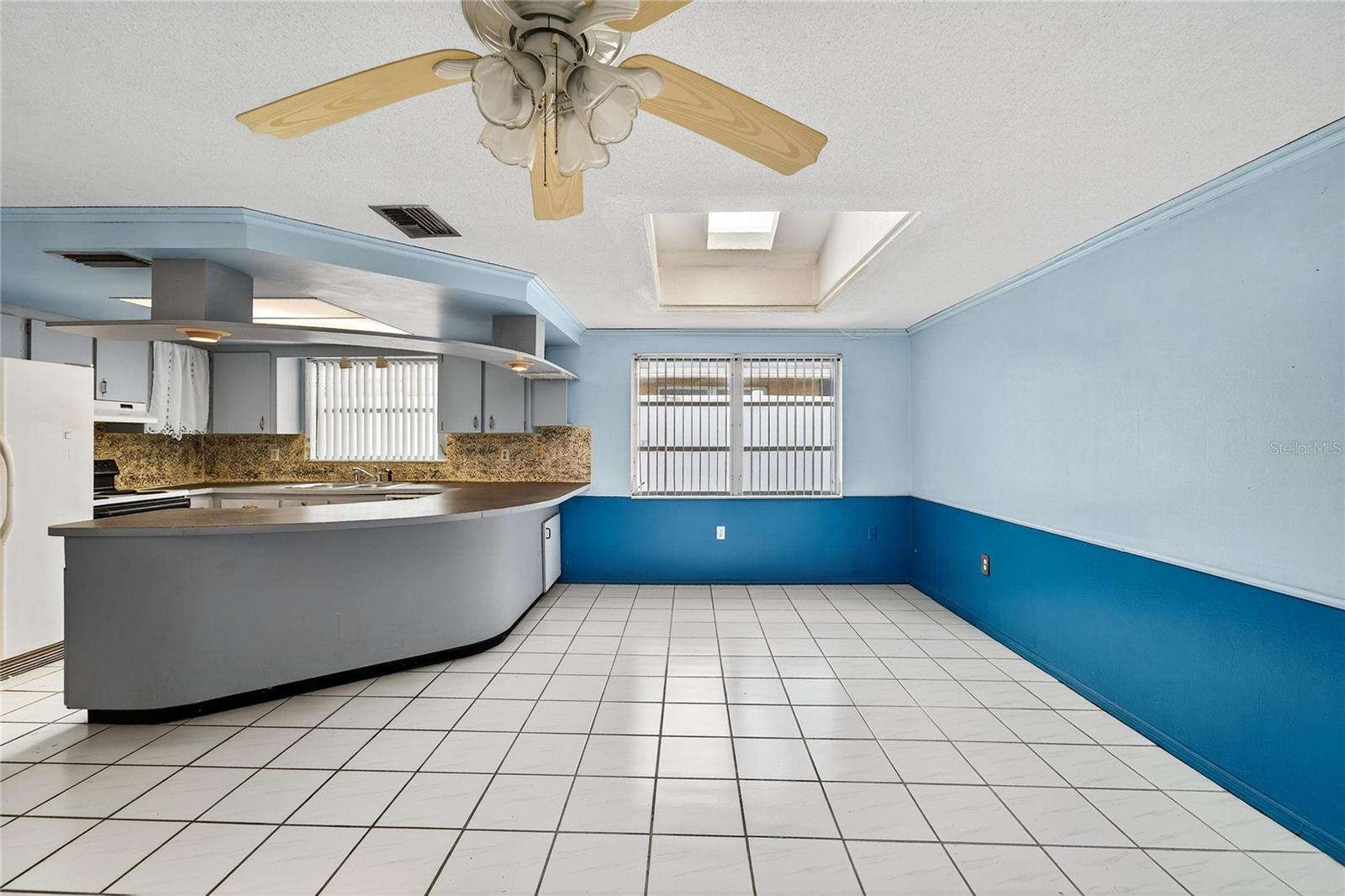 10841 PICCADILLY RD — photo 10