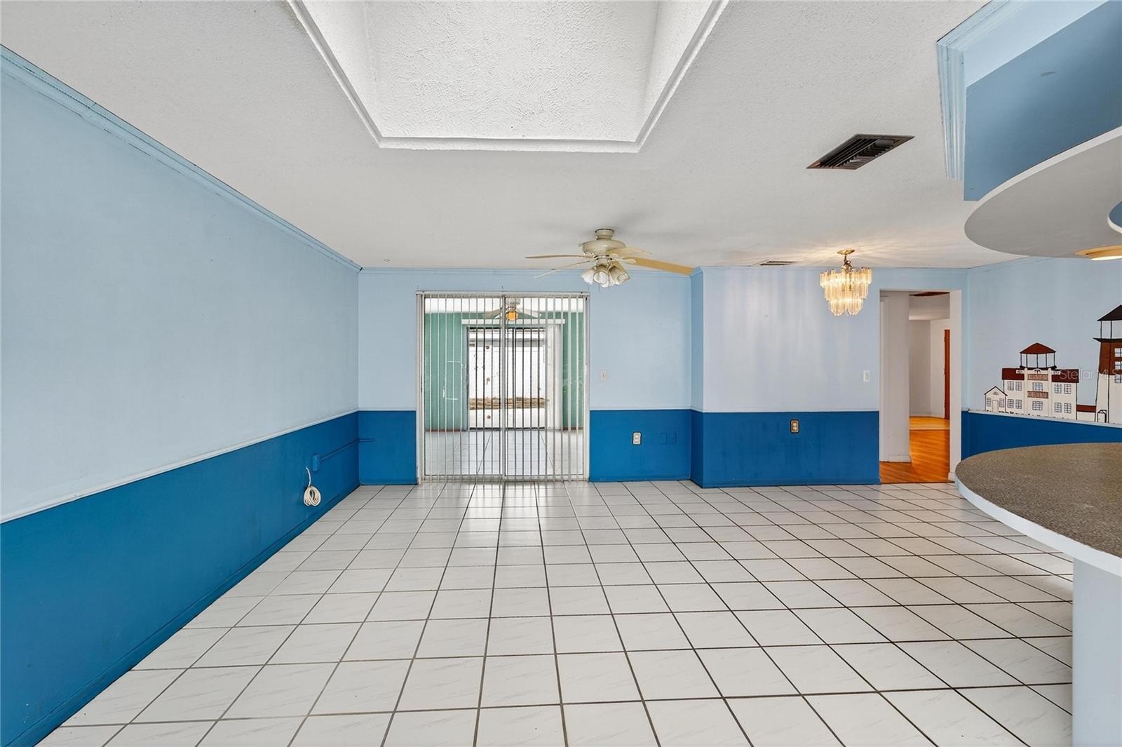 10841 PICCADILLY RD — photo 12