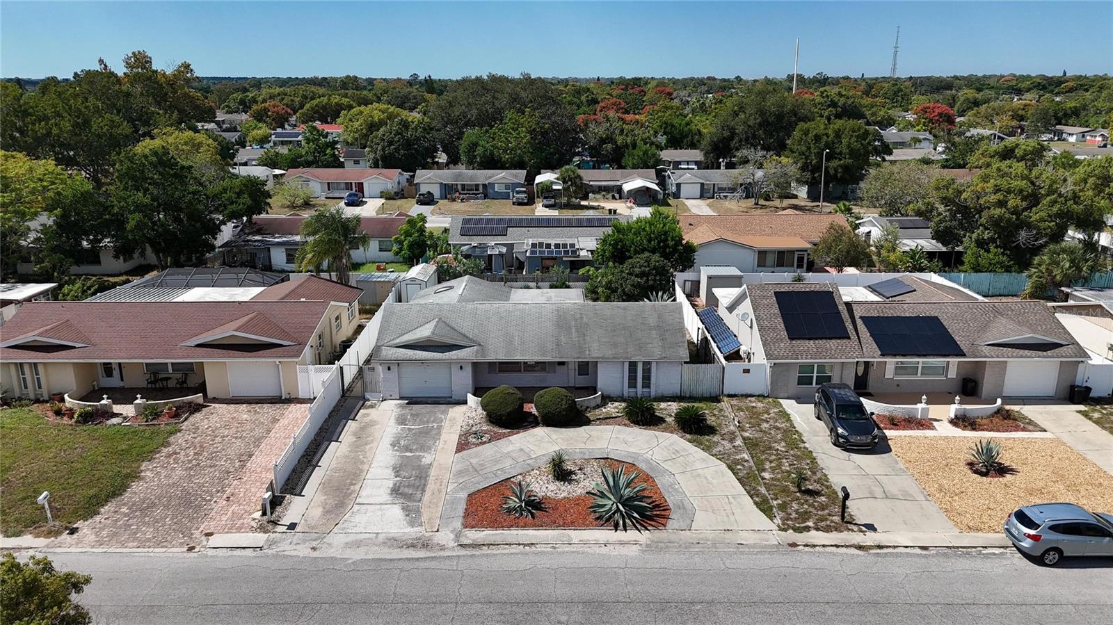 10841 PICCADILLY RD — photo 36