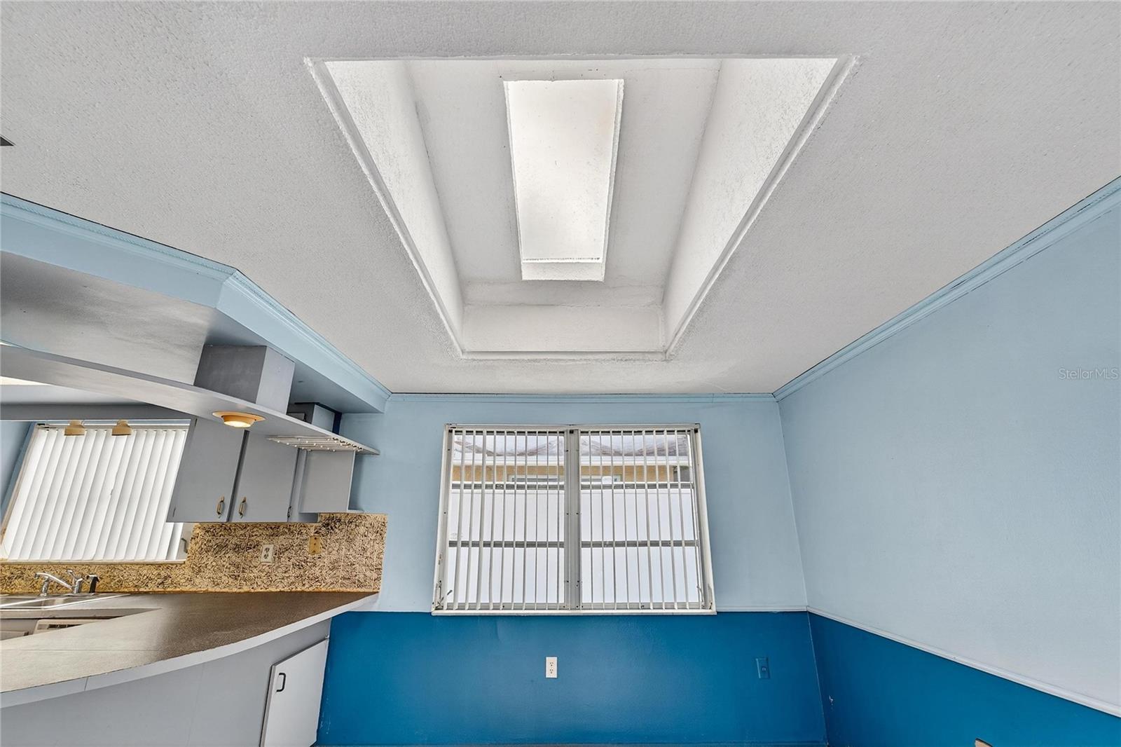 10841 PICCADILLY RD — photo 13