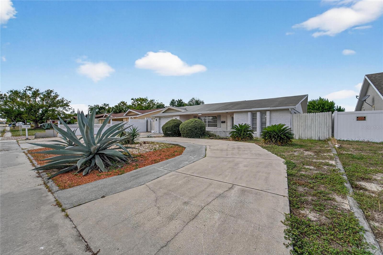 10841 PICCADILLY RD — photo 3
