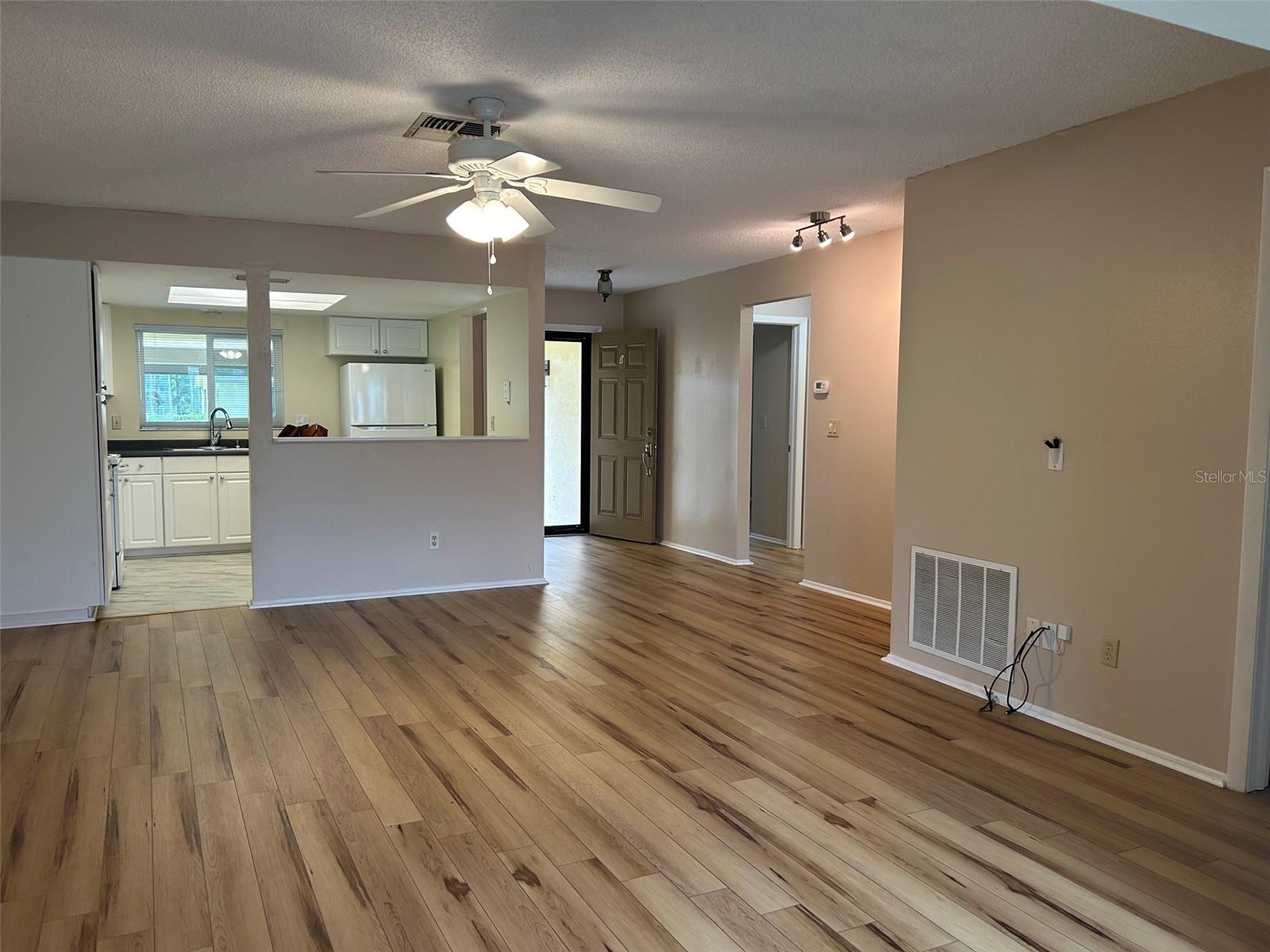 2506 OAKLEAF LN #25B — photo 6