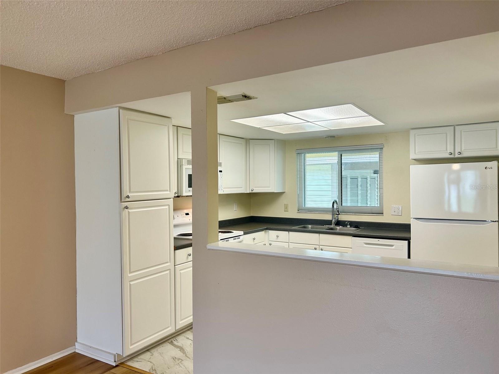 2506 OAKLEAF LN #25B — photo 4