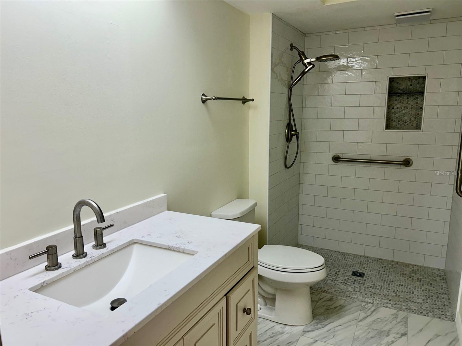 2506 OAKLEAF LN #25B — photo 10