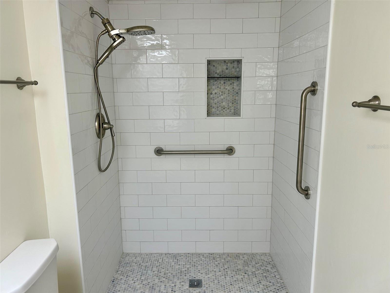 2506 OAKLEAF LN #25B — photo 11