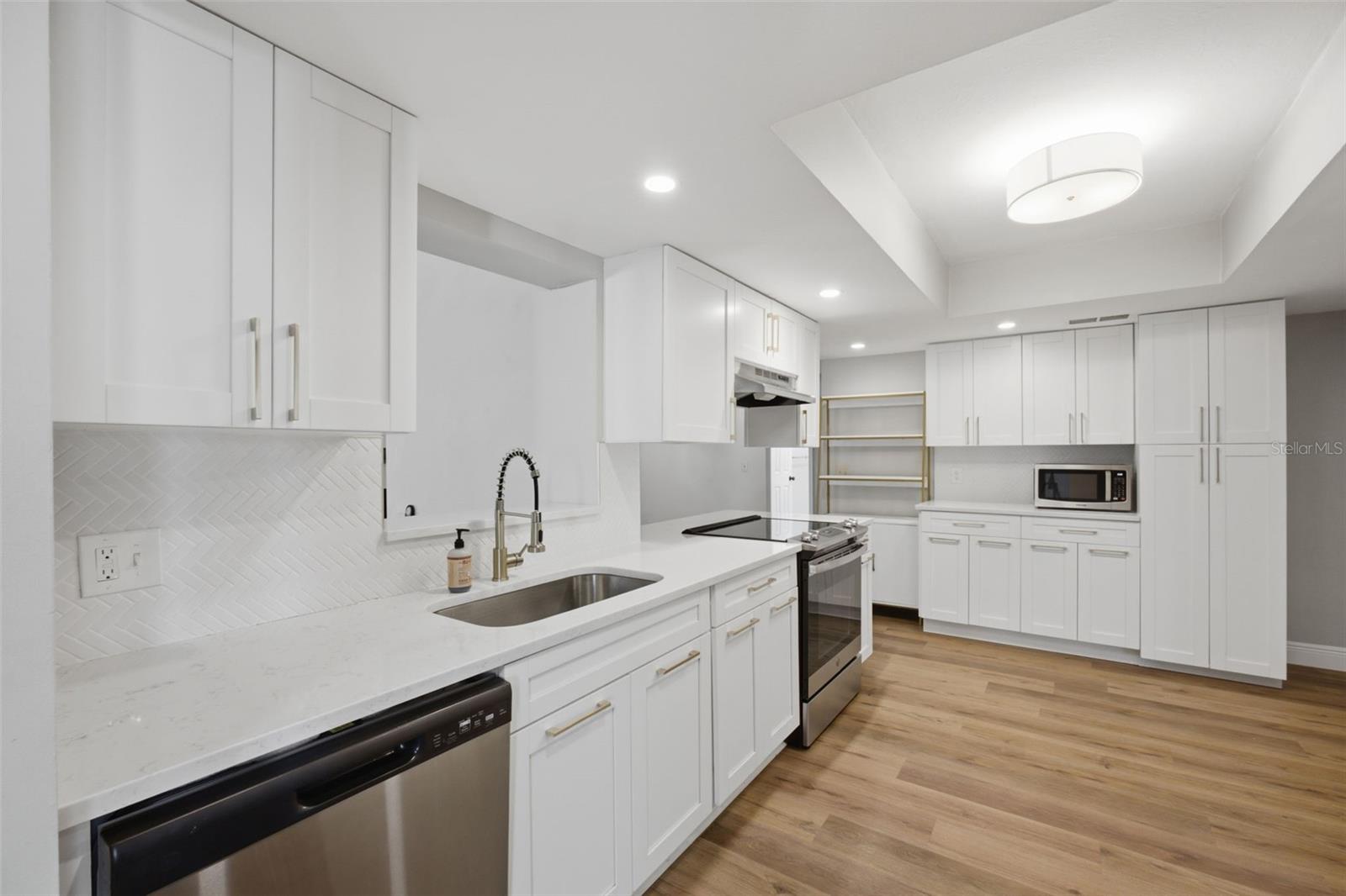 613 PINE FOREST DR — photo 5