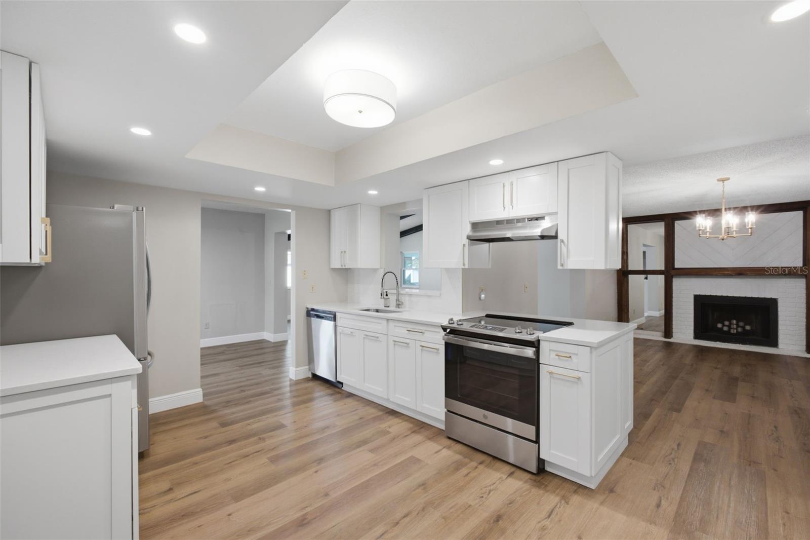 613 PINE FOREST DR — photo 6