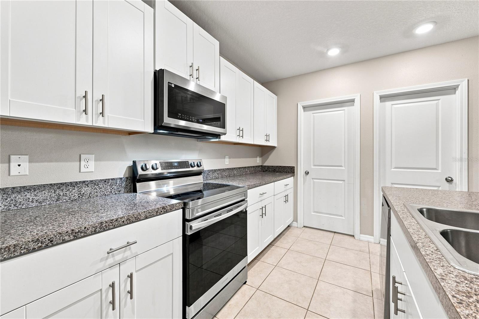 10202 HAPPY HEART AVE — photo 29