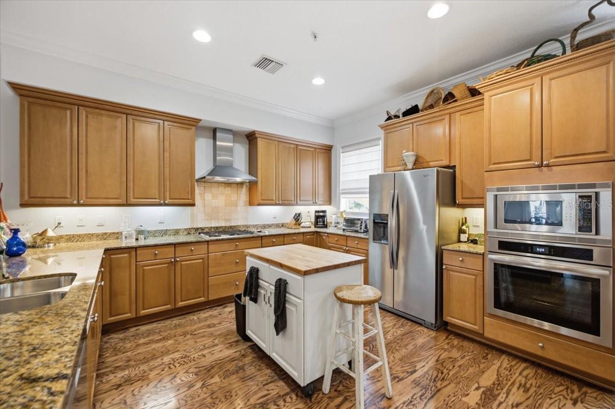114 E DAVIS BLVD #8 — photo 4