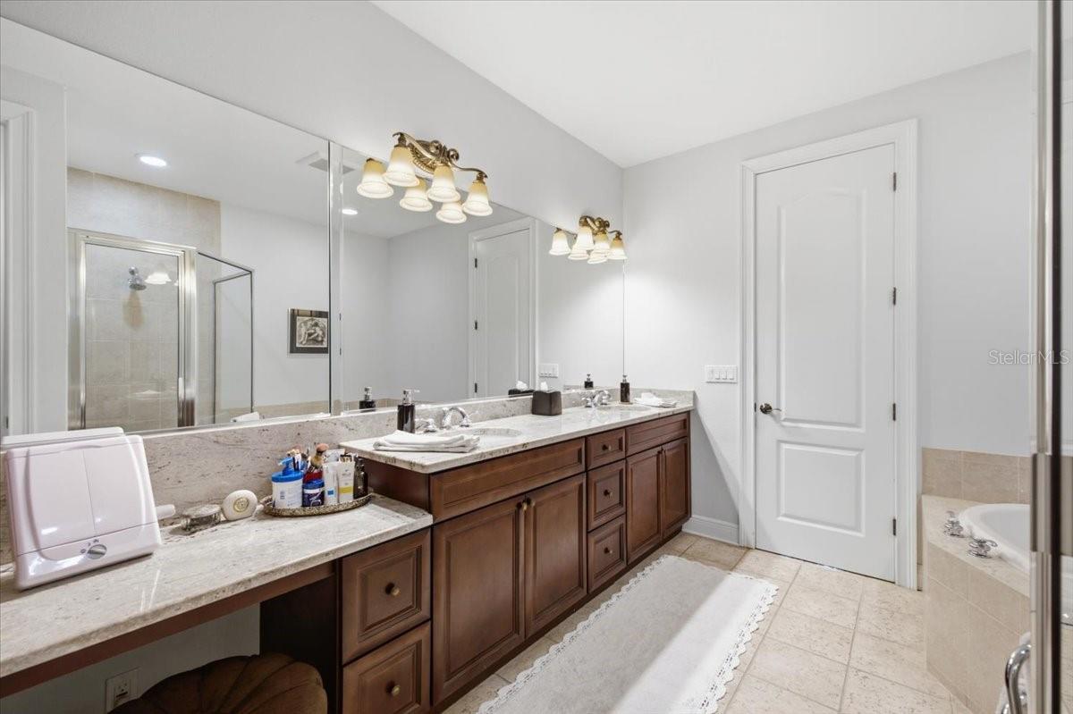 114 E DAVIS BLVD #8 — photo 24