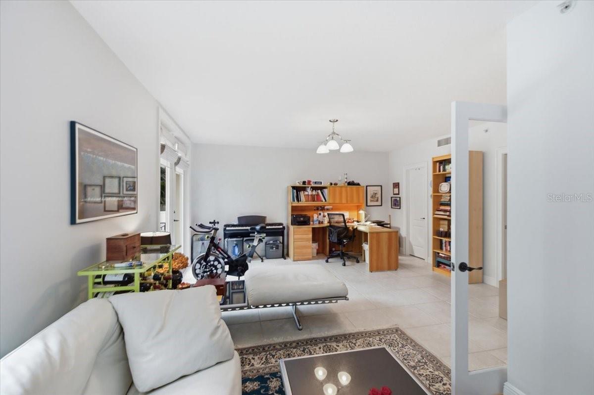 114 E DAVIS BLVD #8 — photo 35
