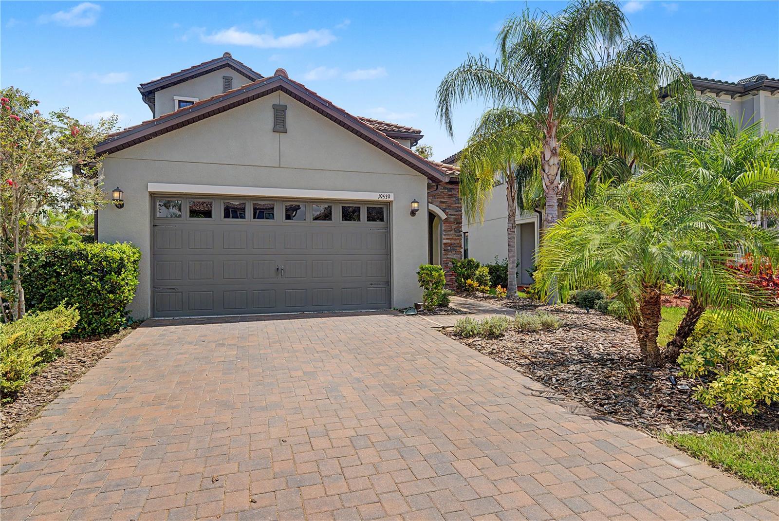 19539 ROSEATE DR — photo 2