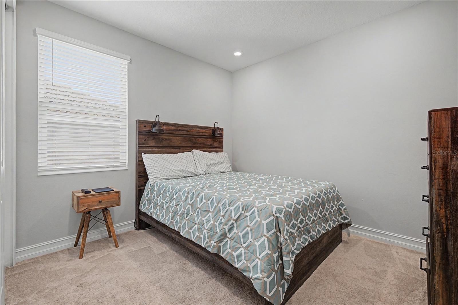 19539 ROSEATE DR — photo 24