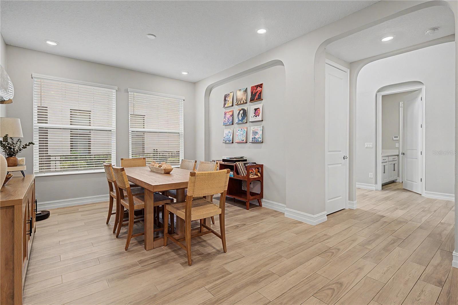 19539 ROSEATE DR — photo 13