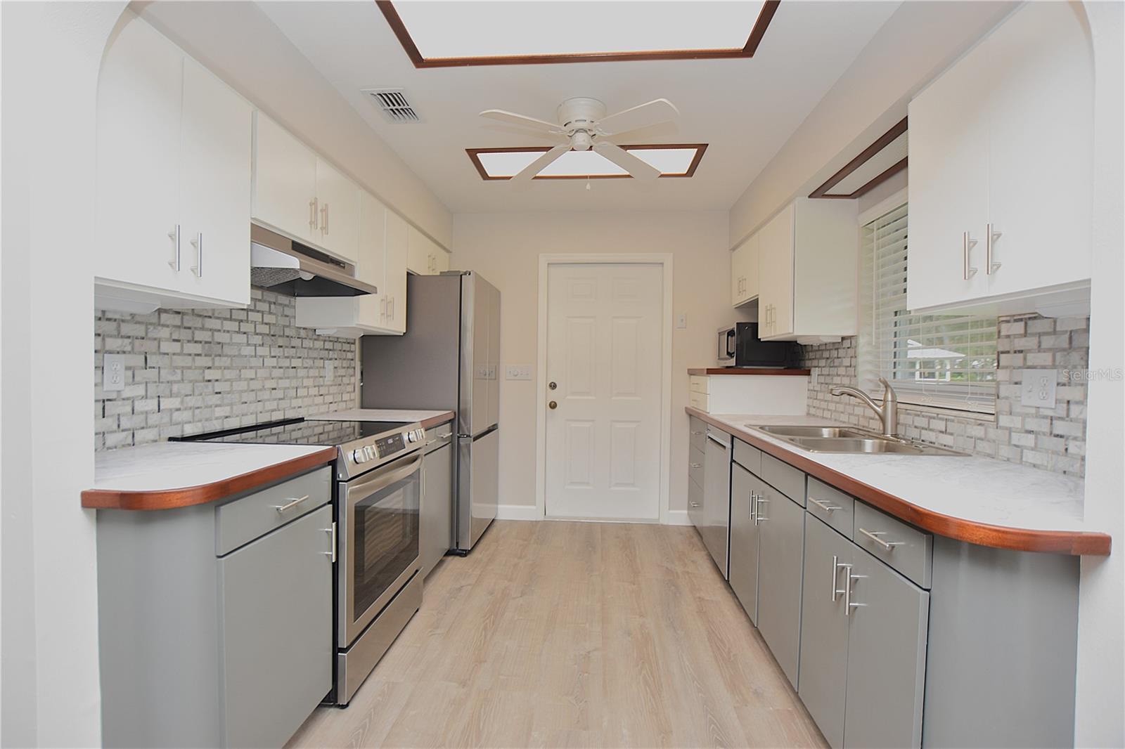 3602 BRUTON RD — photo 6