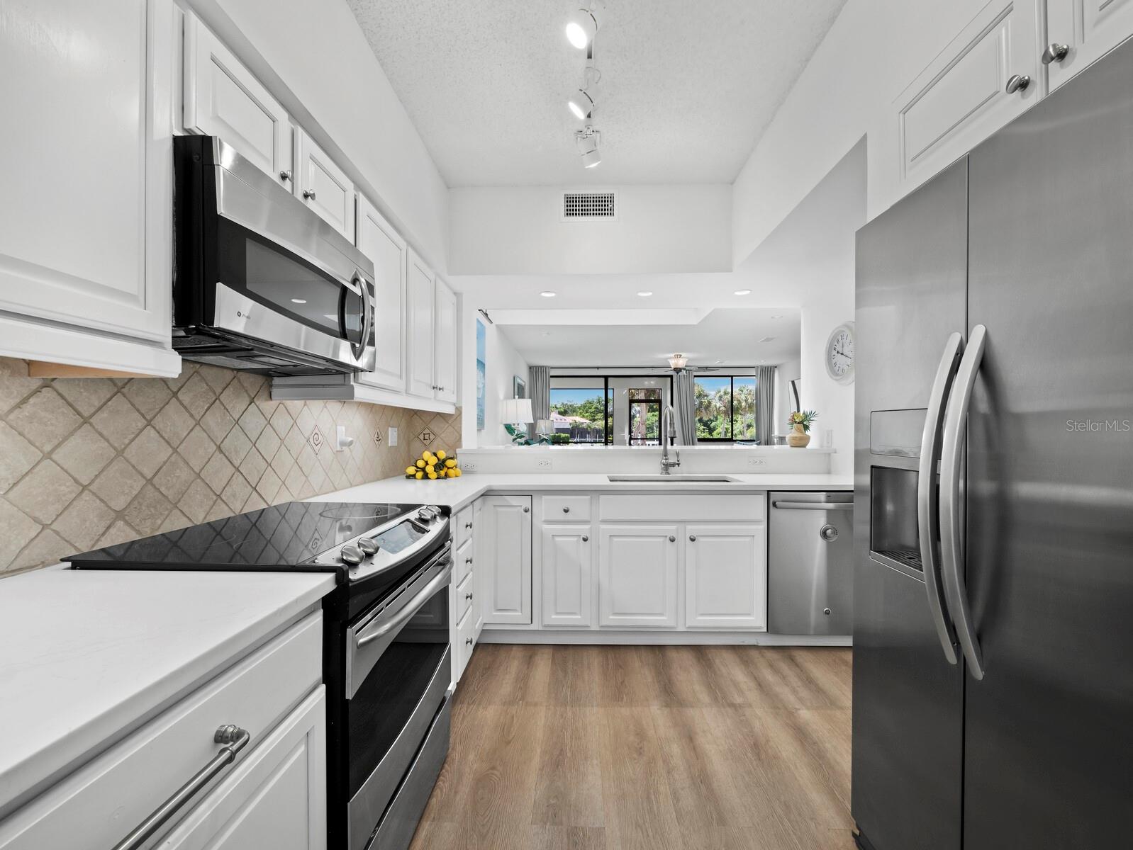 1906 HARBOURSIDE DR #303 — photo 5